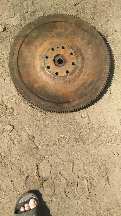 Маховик  діаметром 480 мм вагою 38 кг. Можливо для дровокола.