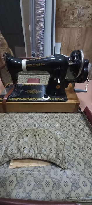 Ручна швейна машинка