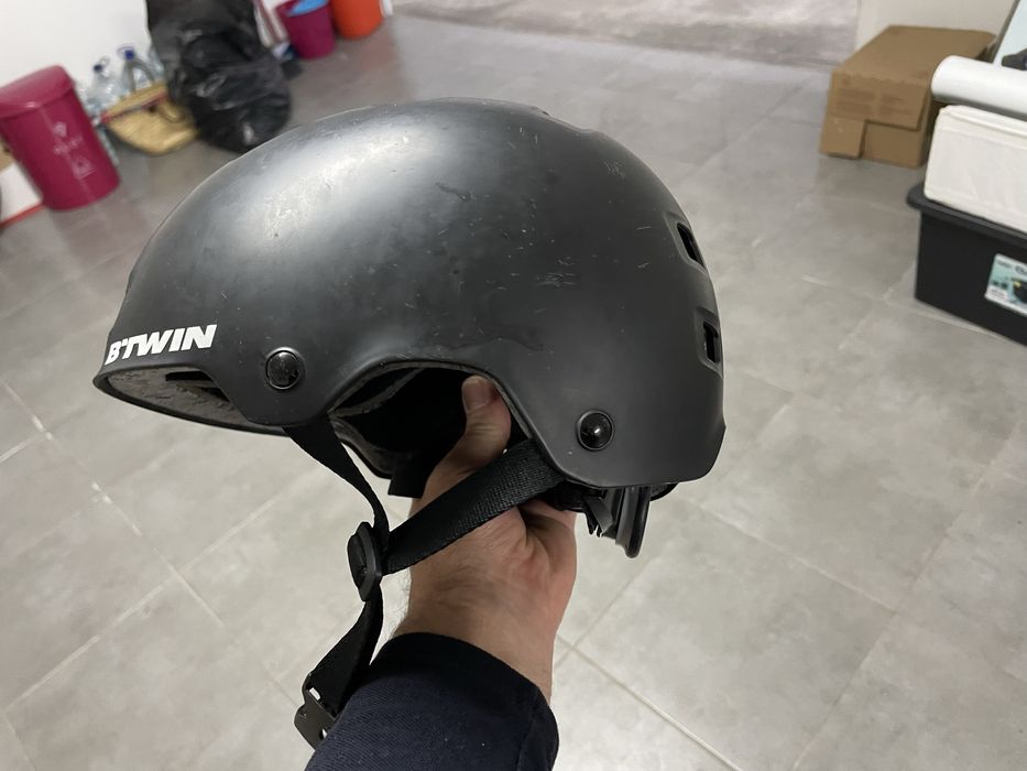 Capacete BTWIN para crianca.