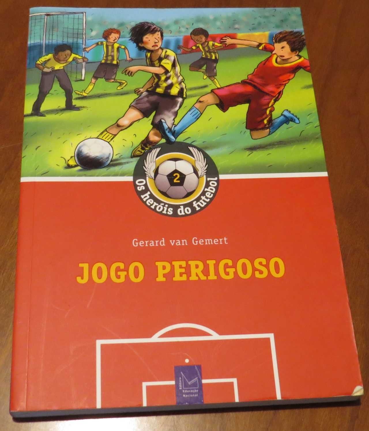 Quidditch/O bando das cavernas/Os Contos de Beedle/Os Indomáveis F. C.
