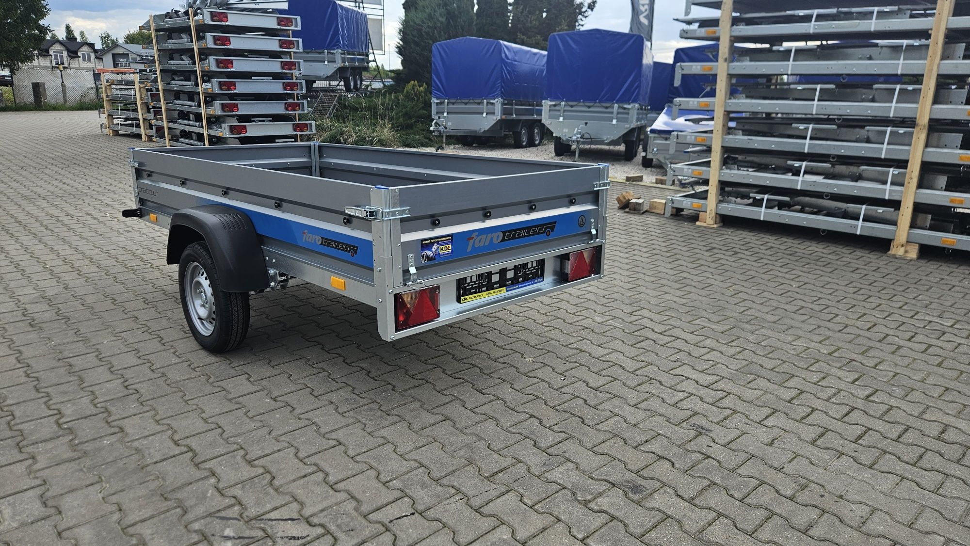 Przyczepa przyczepka Tractus Multi Flex 263x125x35 na resorach .