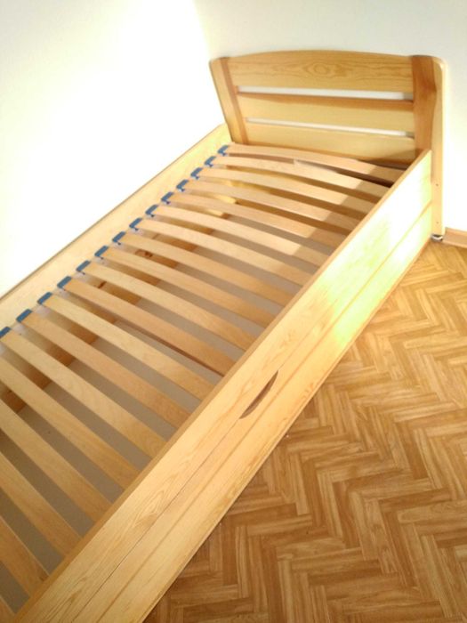 Rama łóżka, łóżko pojedyncze 90x200 cm, drewniane, sosna, super stan