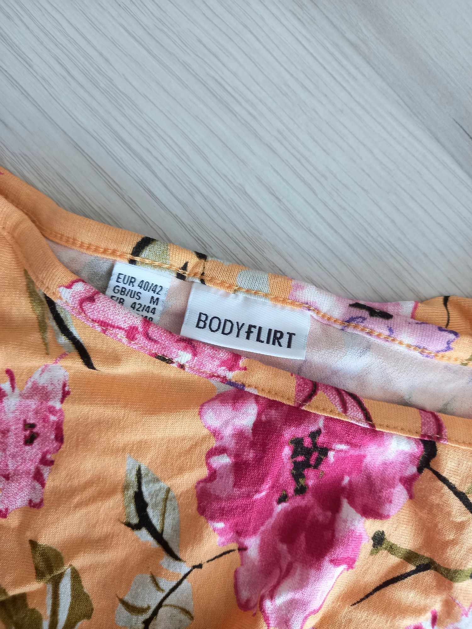 Żółta sukienka damska w kwiaty Bodyflirt 40/42