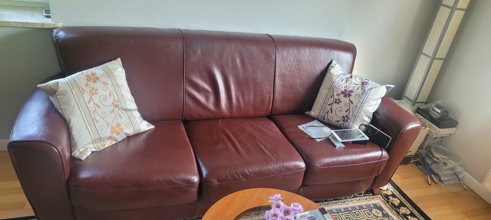 Sprzedam kanape skórzaną i komode