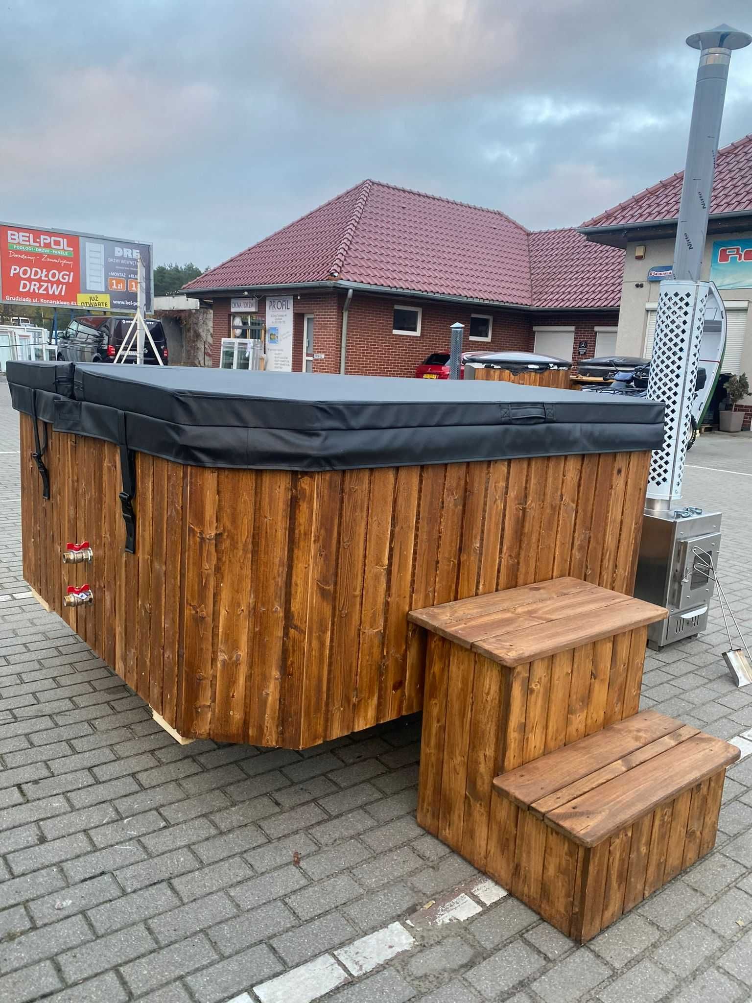 Balia bania hot tub jacuzzi drewno ogrodowe całoroczne opalane drewnem