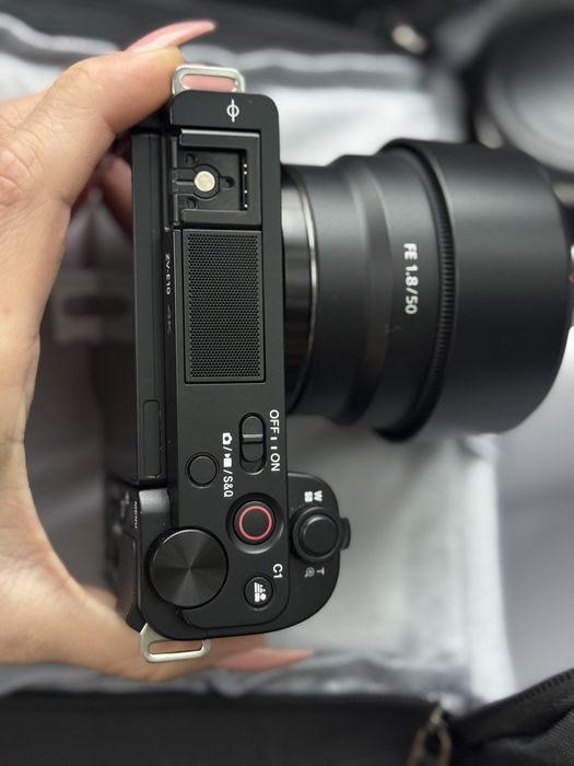 Продам камеру Sony zv-e10