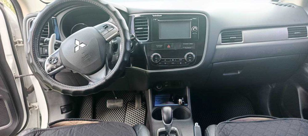 Mitsubishi Outlender lll