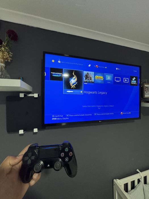 Vendo ou troco ps4 slim 1TB!