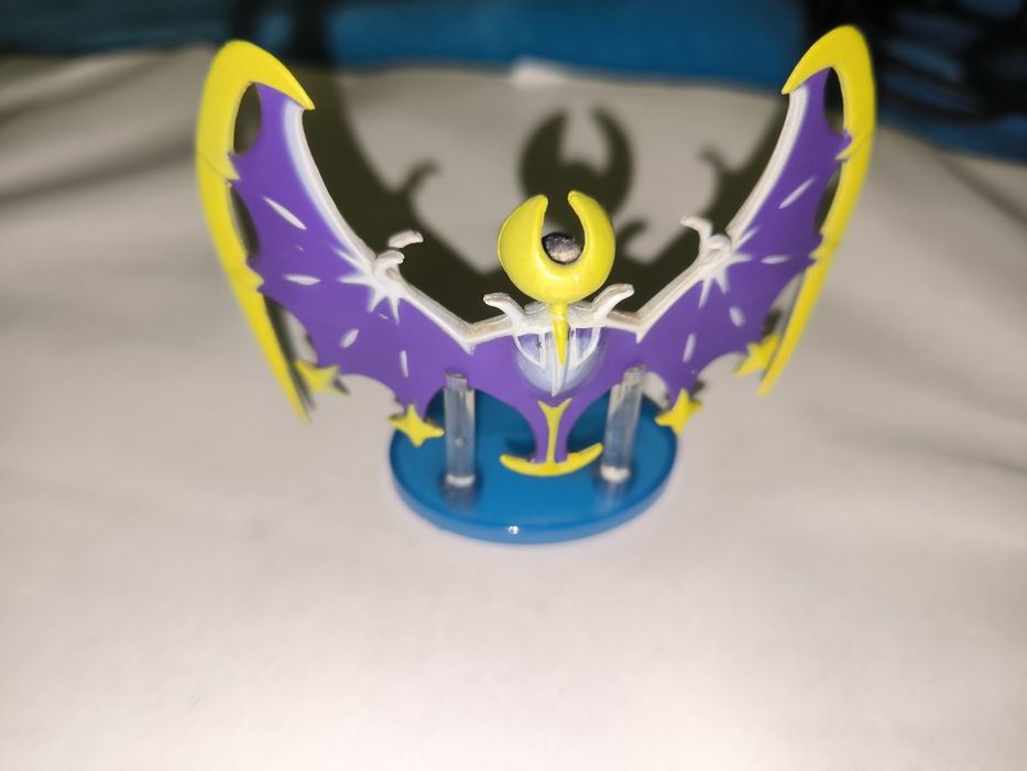Figura Pokémon oficial da nintendo lunala