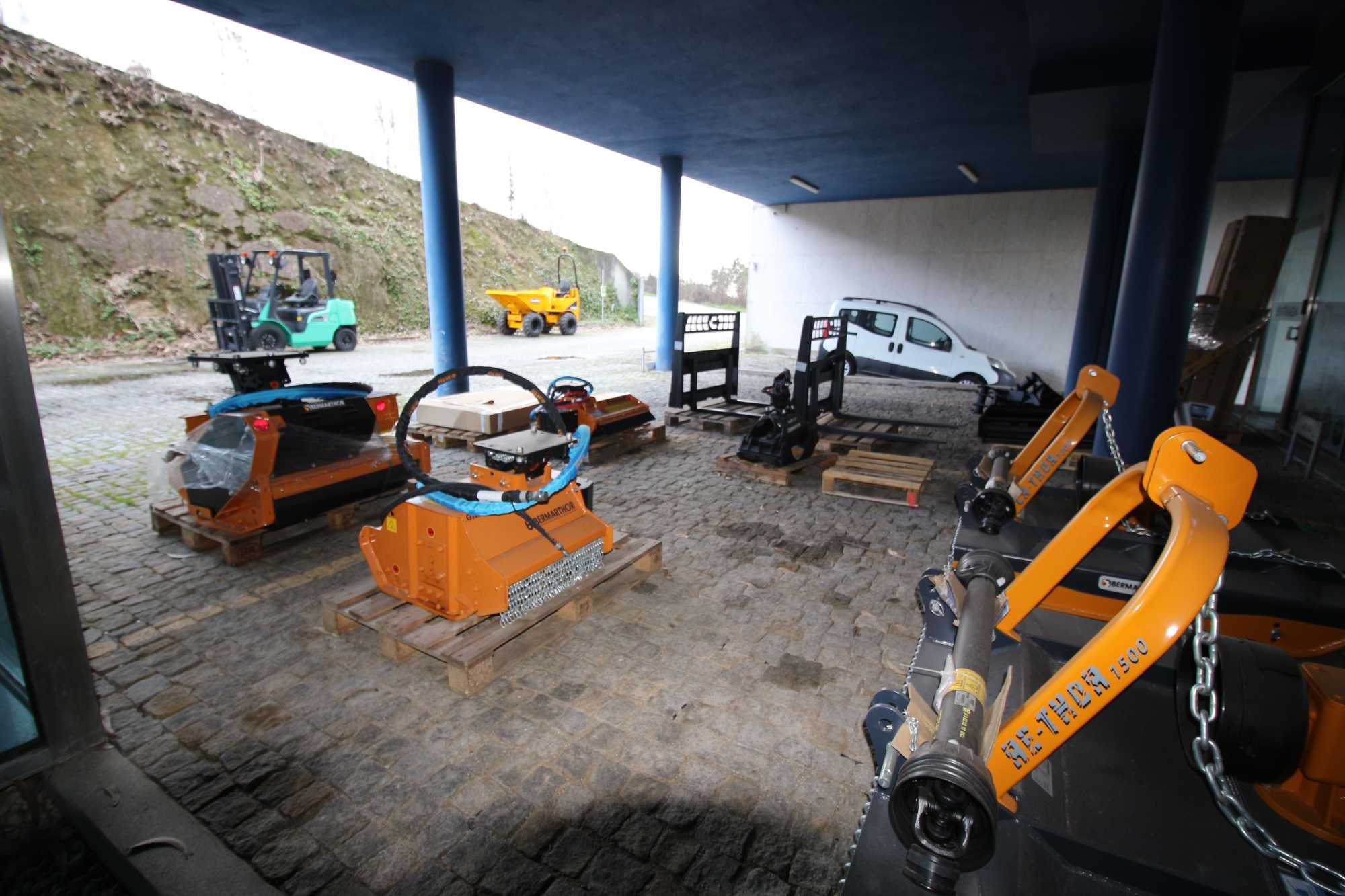 Saltitões placas vibratórias AMANN compactar Valas e aterros