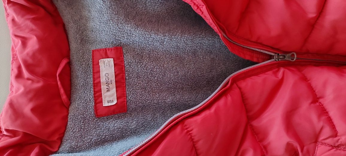 Продам куртку Манго 9-10 л.