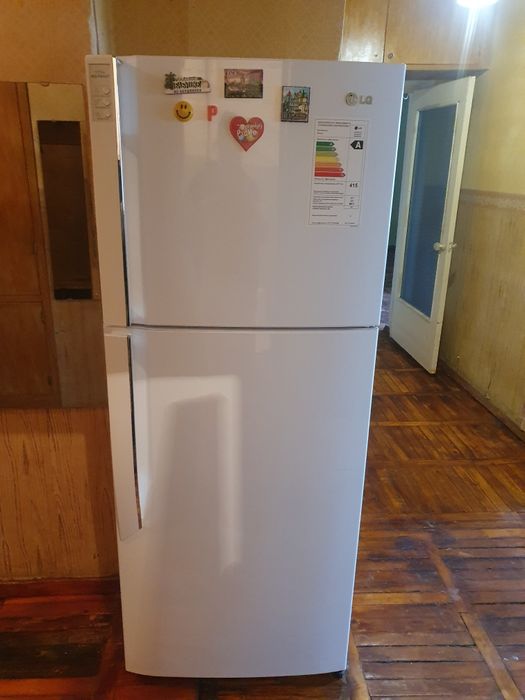 Холодильник LG чудовий стан