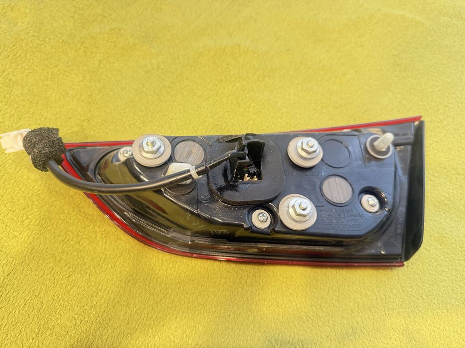 Фонарь задний мазда Mazda 3 2019-2024 года