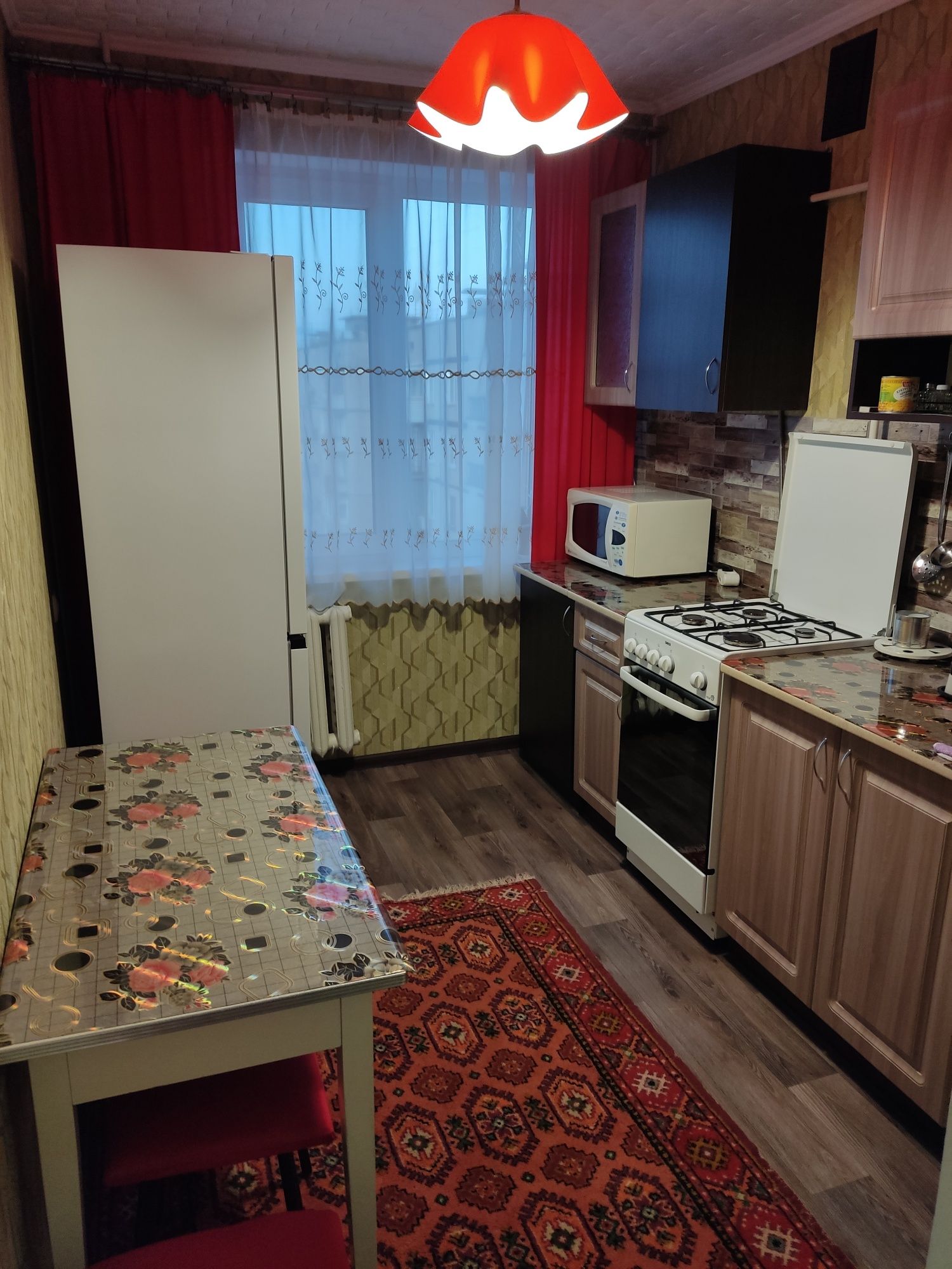 Сдам 2х комнатную квартиру  по  Володимира Великого