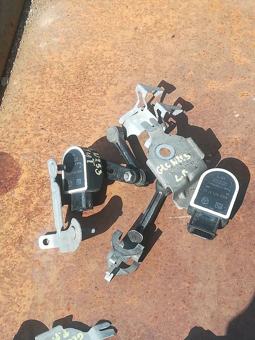 Czujniki Poziomowania Świateł  Mercedes Glc W253