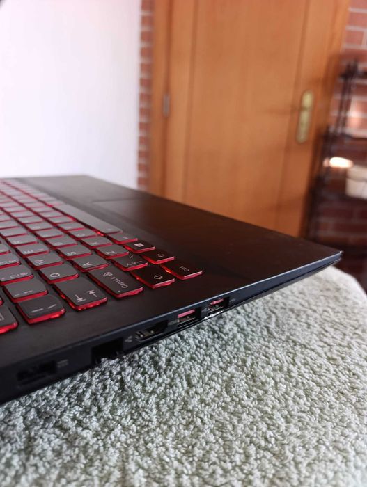 Lenovo Y50-70 (i5-4210H - 12GB RAM - 256GB SSD - Nvidia GTX 840M 2GB)