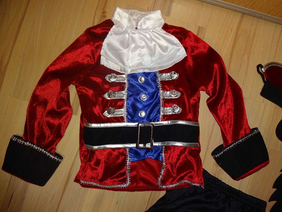 CARNIVAL kostium przebranie Pirata na bal + szabla / miecz 3-4 lata