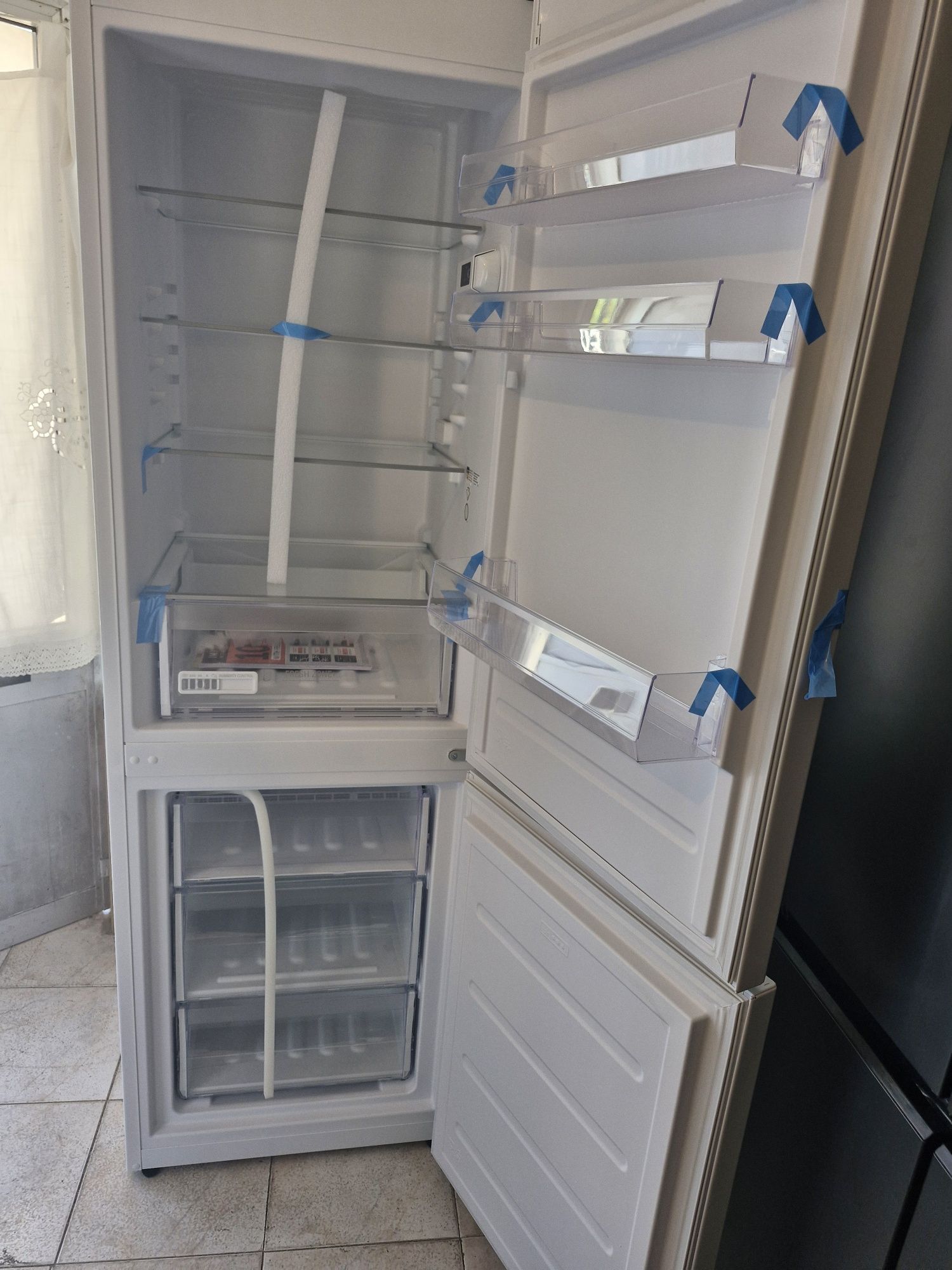 Frigorífico combinado ariston hotpoint no frost