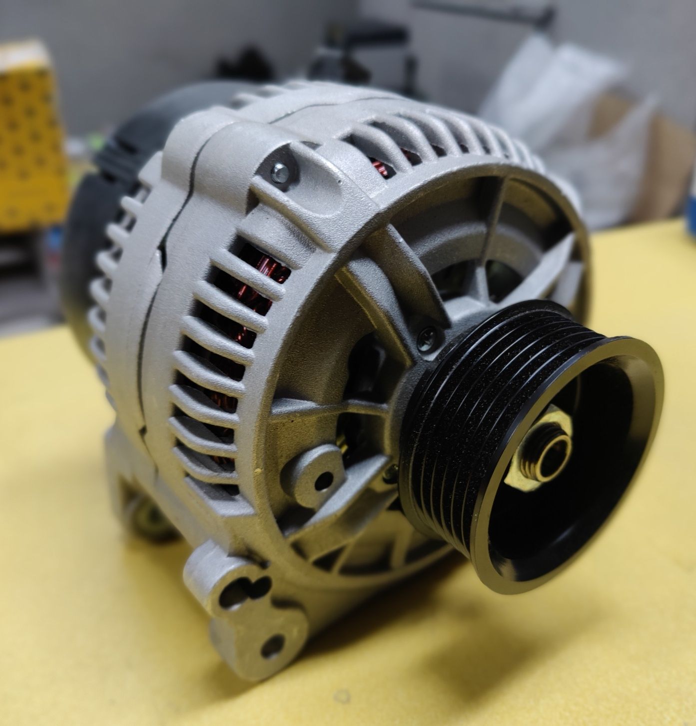 VW LT Transporter T4 nowy alternator 120A Hella