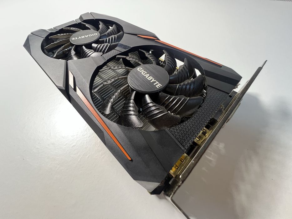 Placa Gráfica Gigabyte GeForce GTX 1050 Ti 4GB – Dual Fan