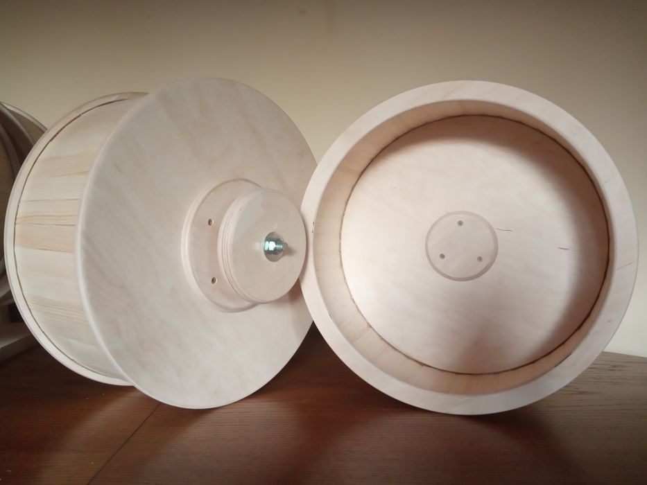 Kołowrotek 40 cm drewniany wiszący dla szynszyli