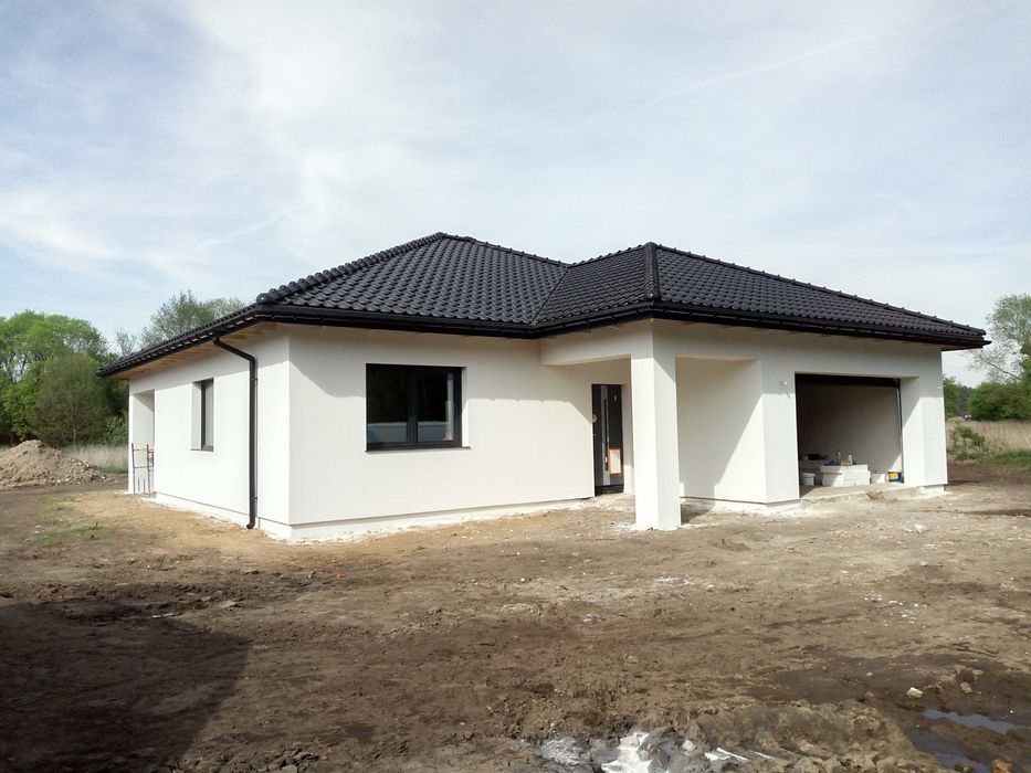 Budowa domów i budynków magazynowych