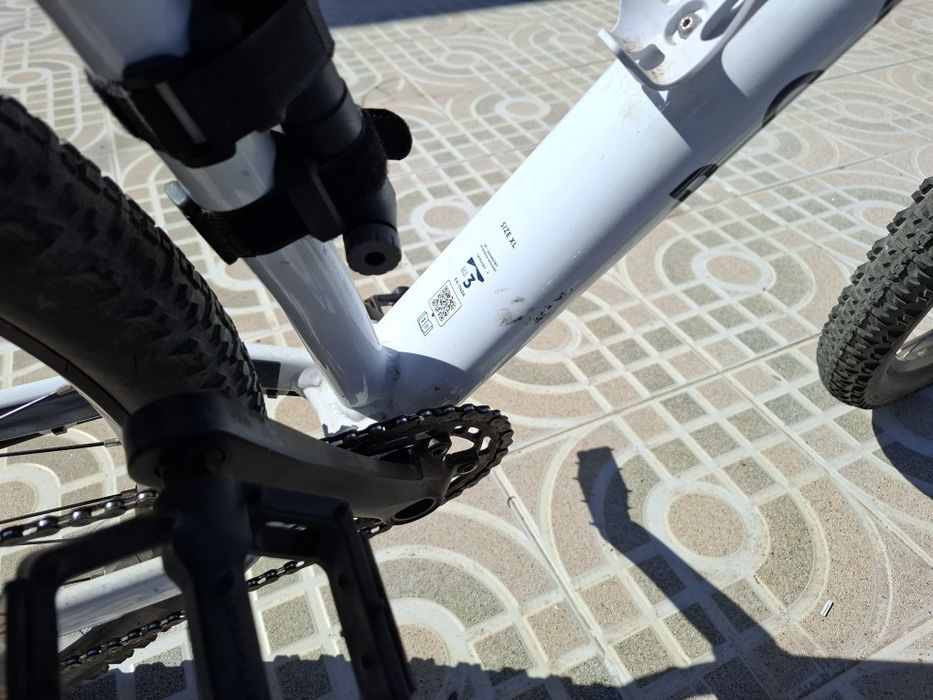 Bicicleta BTT Cross Country RACE 700 com talão digital.