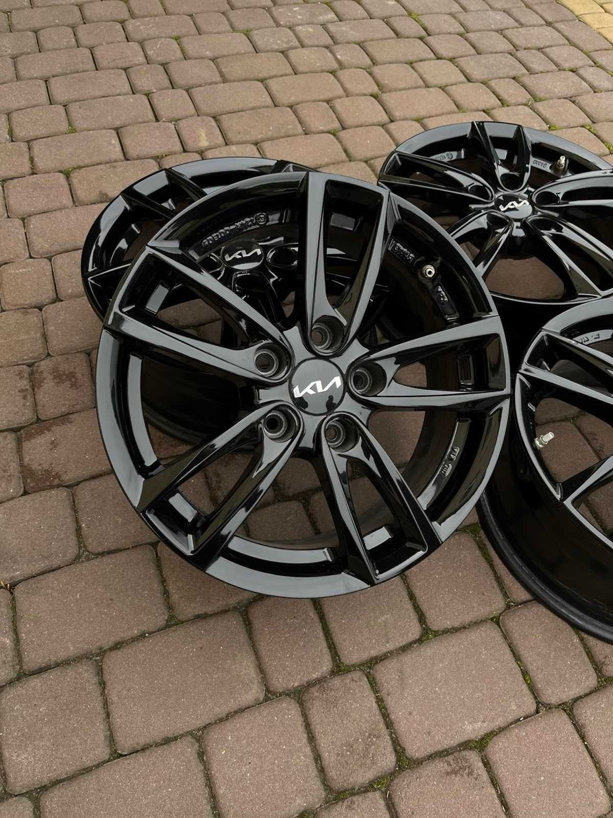 Alufelgi Kia 5x114,3 16 cali CZUJNIKI Sportage X Ceed Optima Czarne