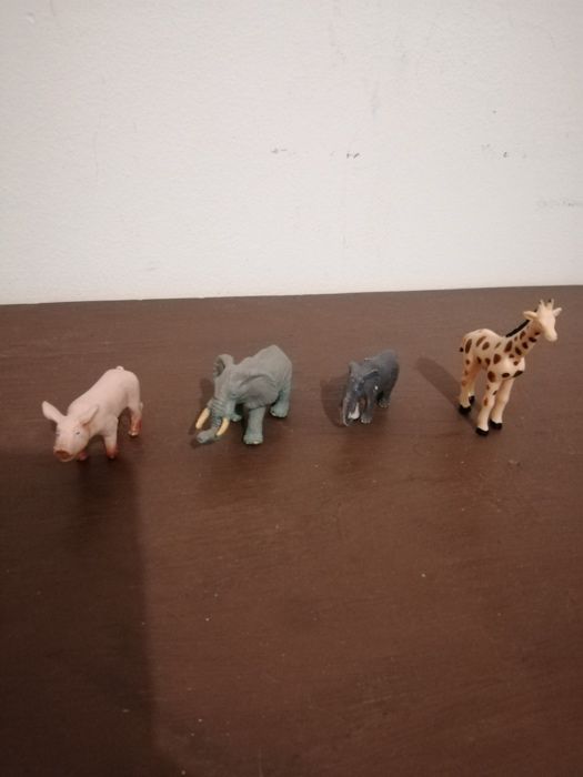 Brinquedos Animais Médios Colecção