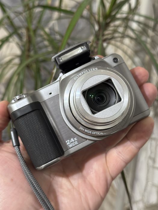 Цифровой фотоаппарат Olympus SZ-15