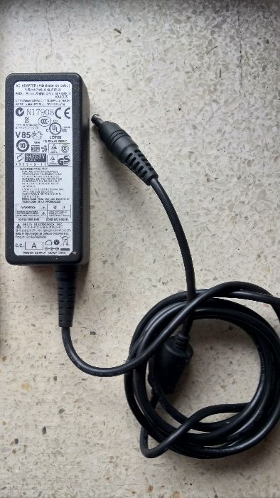 5 ładowarek 4xlaptop 1xdrukarka
