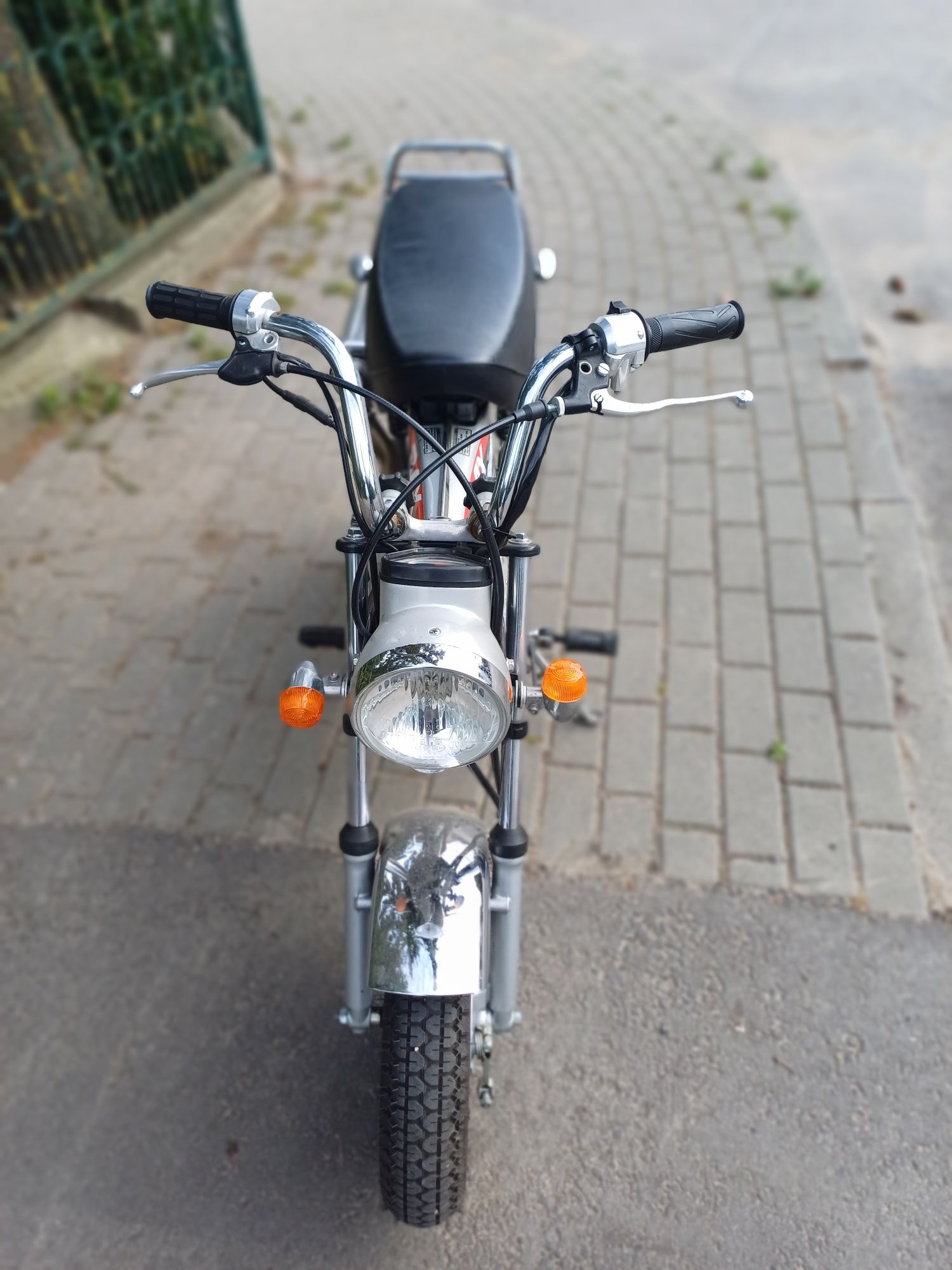 Klasyczny youngtimer Honda Dax ST 125 odrestaurowana  jak nowa