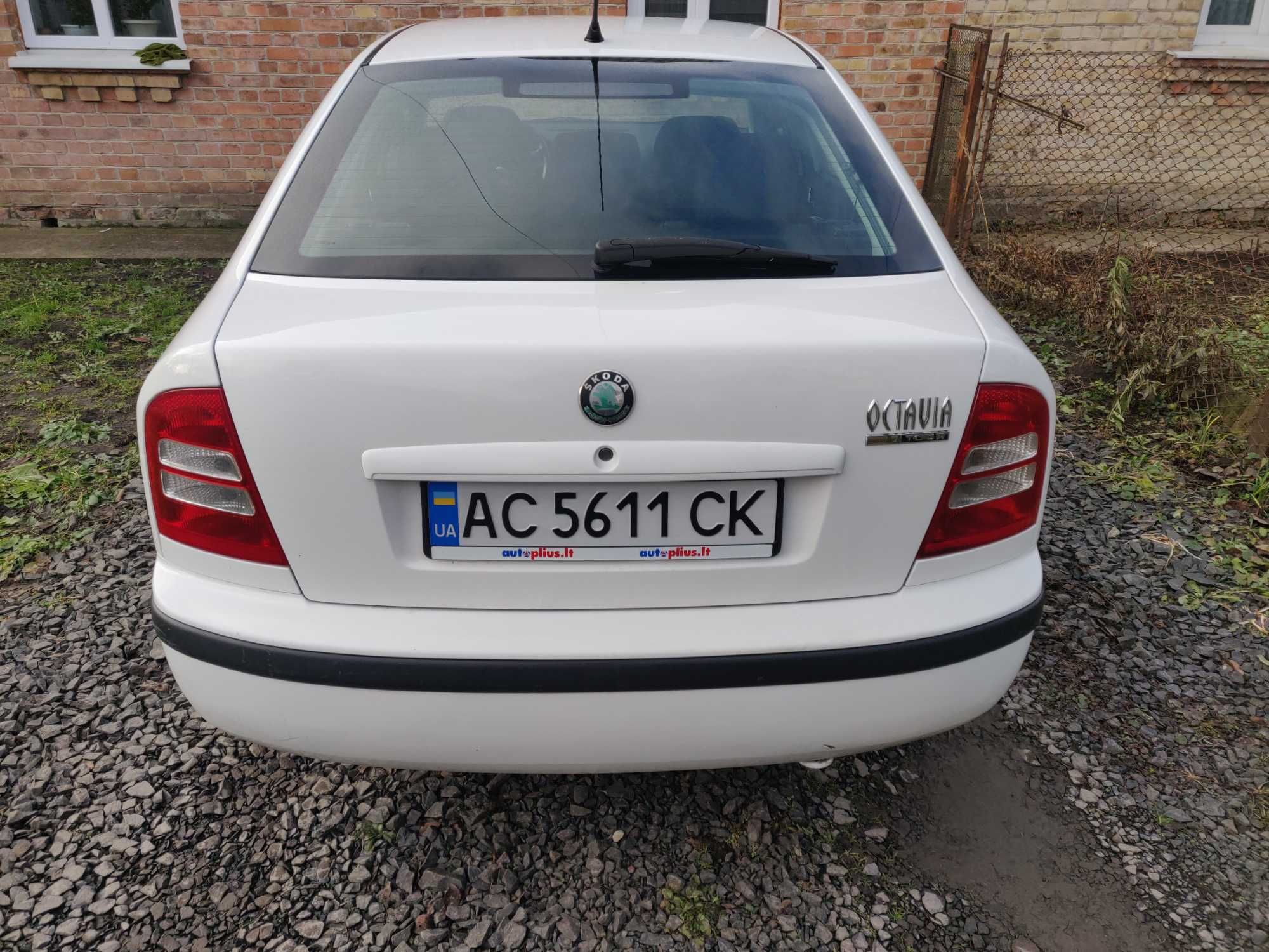 Продам автомобіль! Усі деталі за телефоном!
