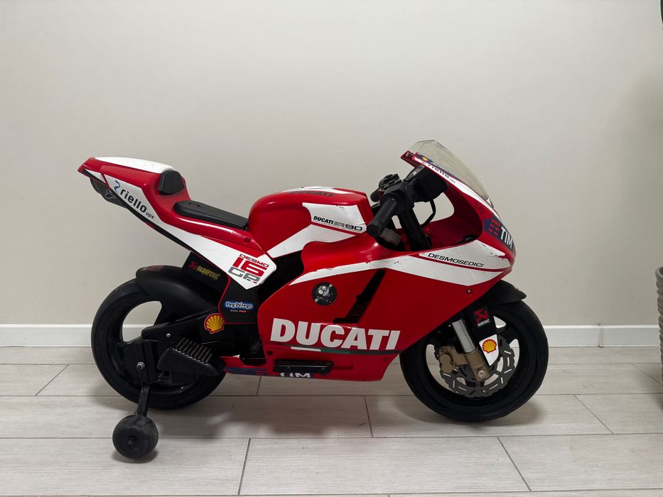 Электромотоцикл Peg-Perego DUCATI DESMISEDICI GP