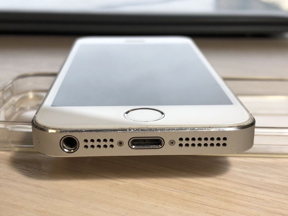 Iphone 5s 32Gb neverlock, акб 100%