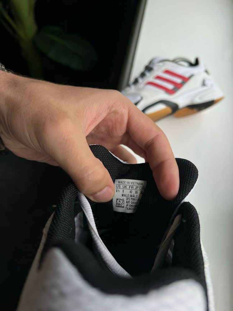 Оригінал, волейбольні Adidas Court Stabil, Розмір 42 (26.5 см) Ідеал !