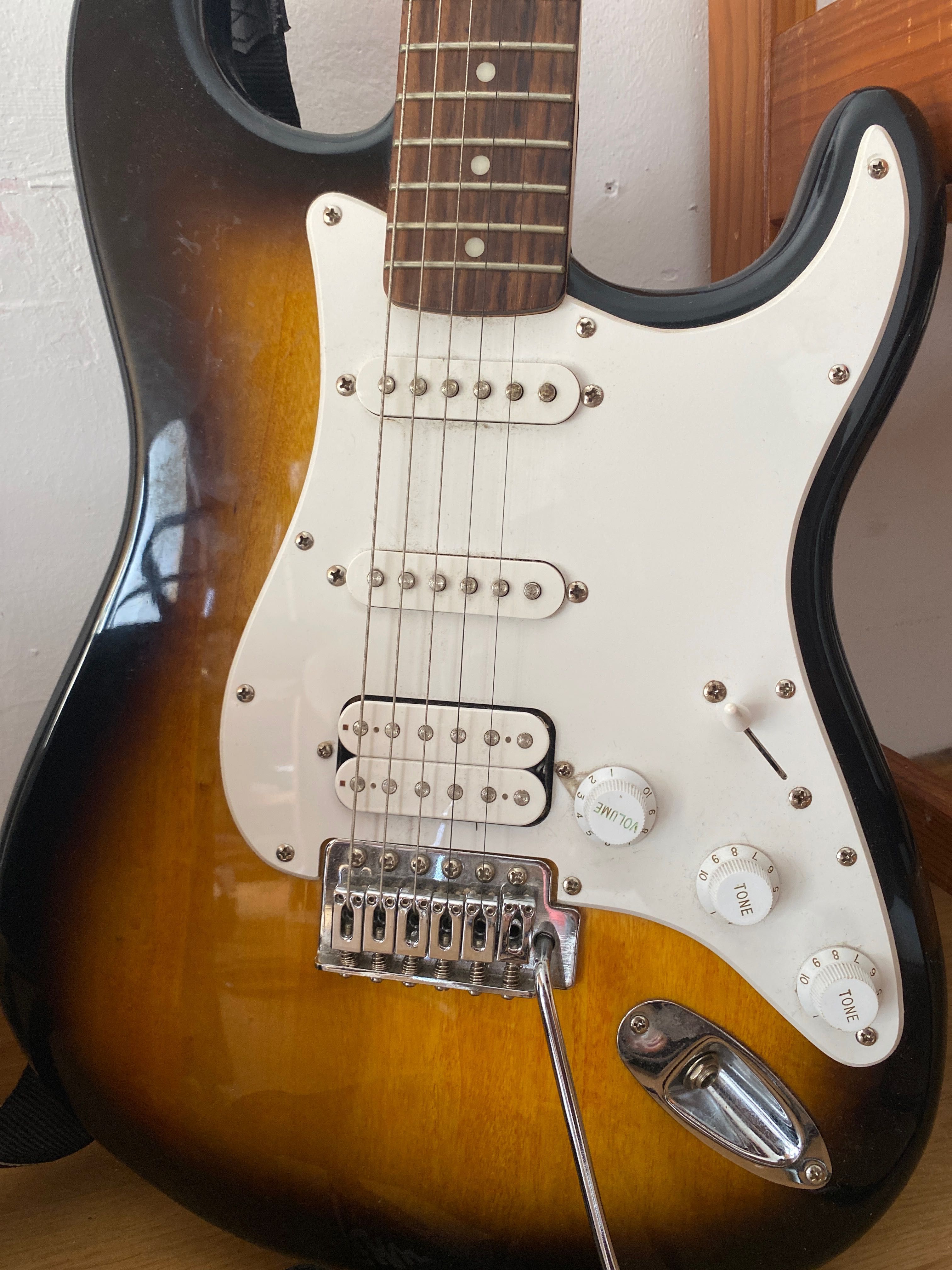 Guitarra Squier Fender