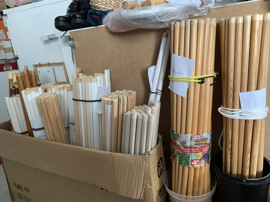 Szczebelki różne do łóżeczka dziecięcego