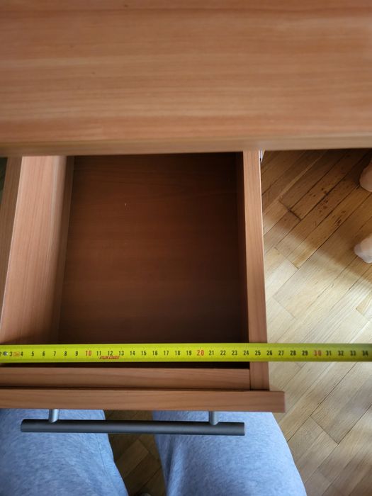 Дерев'яний письмовий стіл