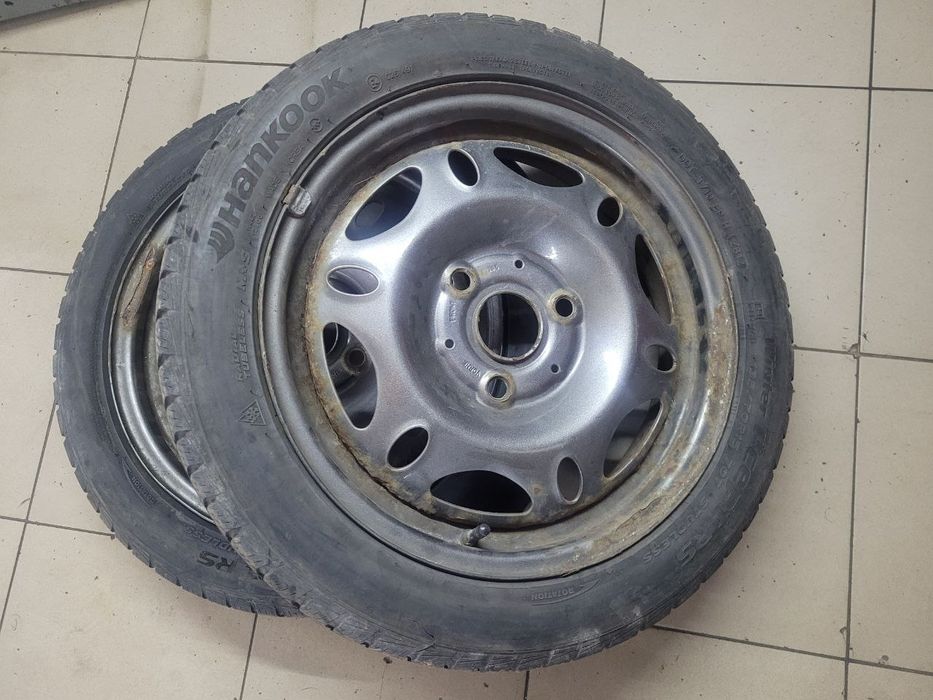 Продам 135 70 r 15 зимнюю резину с дисками на Smart