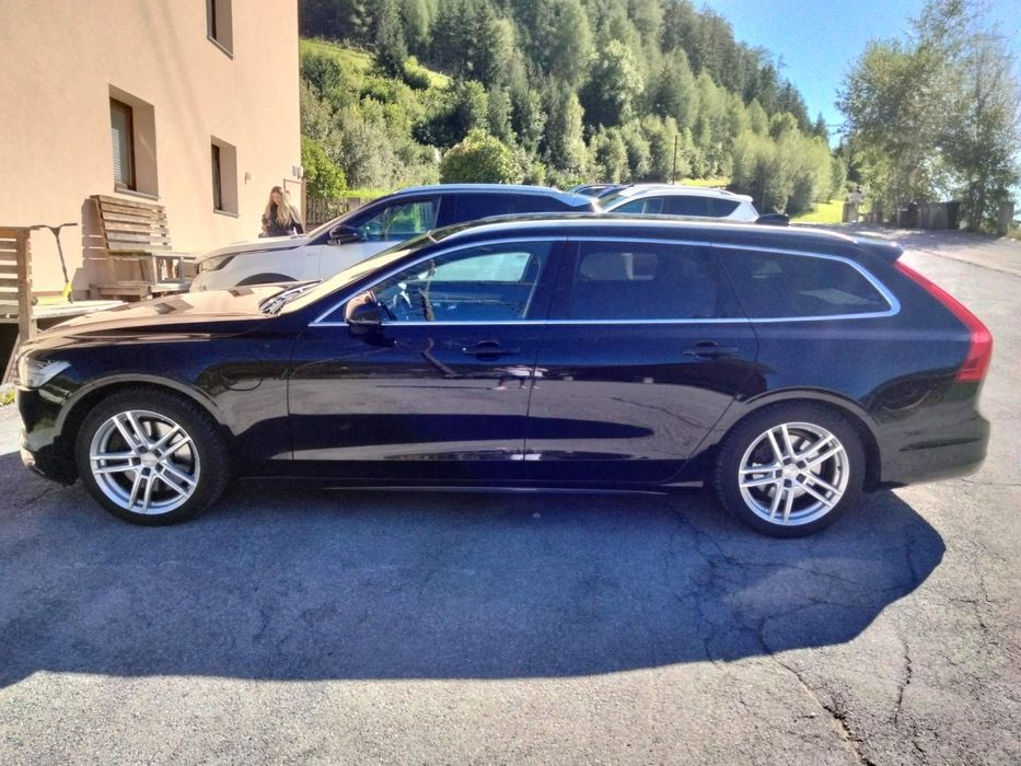 Продам VOLVO V90 T8 awd piug-in hybrid 2.0
