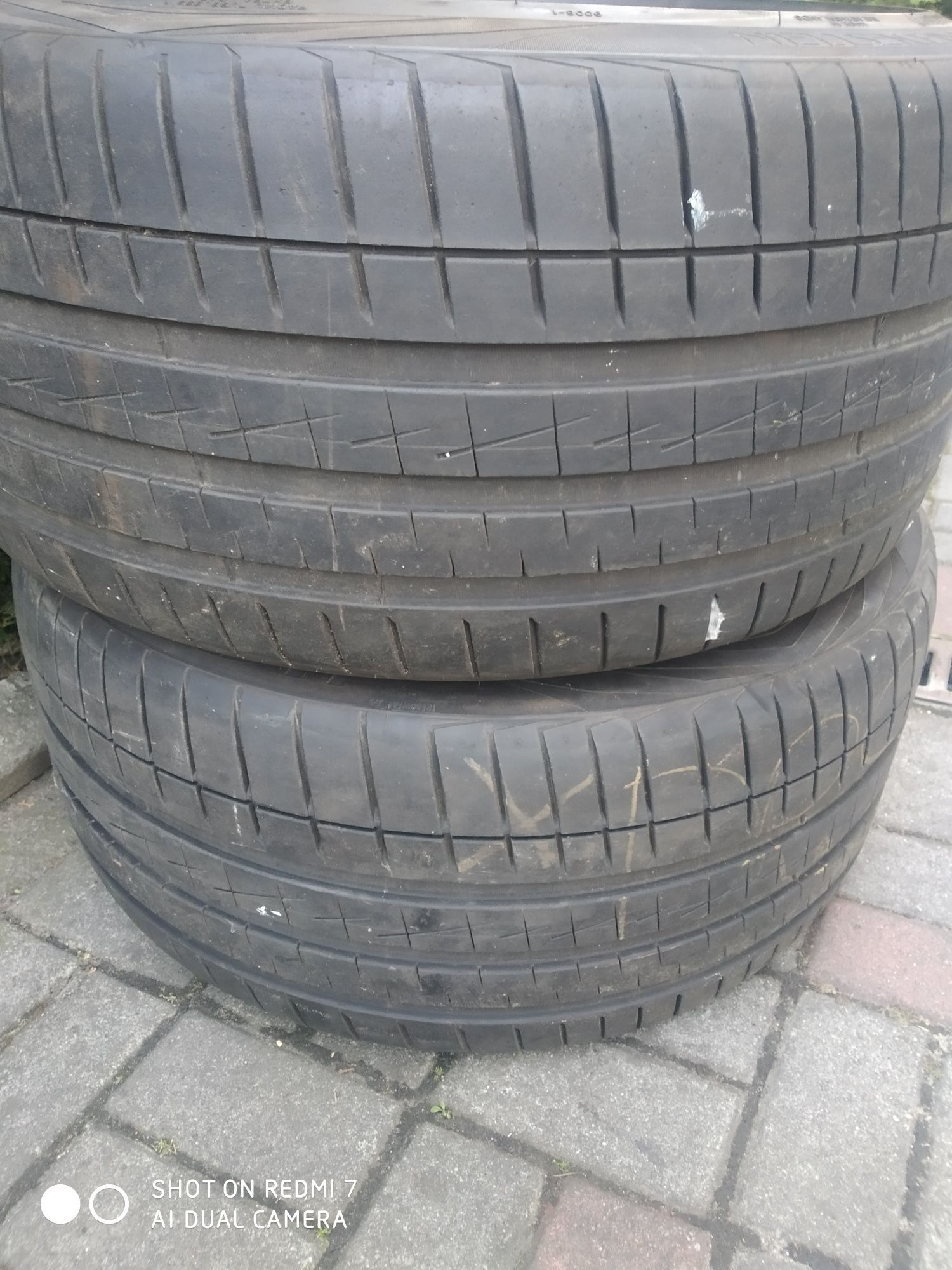 Opony letnie 295/35r21