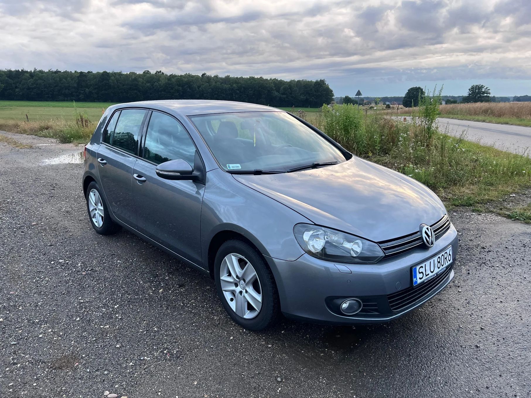 Volkswagen Golf 1.6 mpi 102 km,tempomat, podgrzewane fotele, AUX, klima 2 strefy