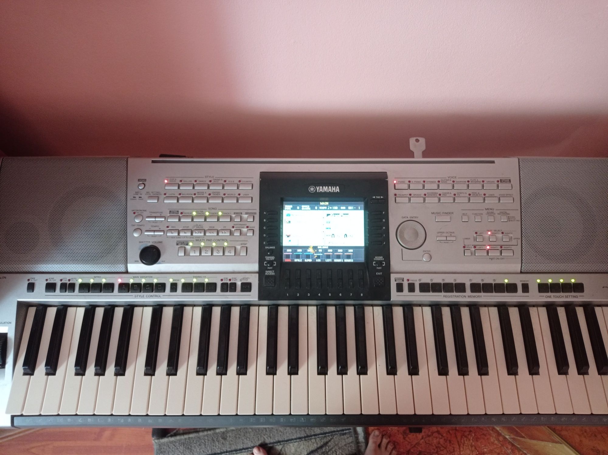 Продам Yamaha psr 3000