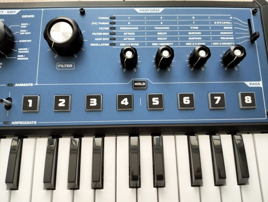 Novation mininova syntezator 37 klawiszy