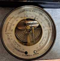 Barómetro vintage espetacular.