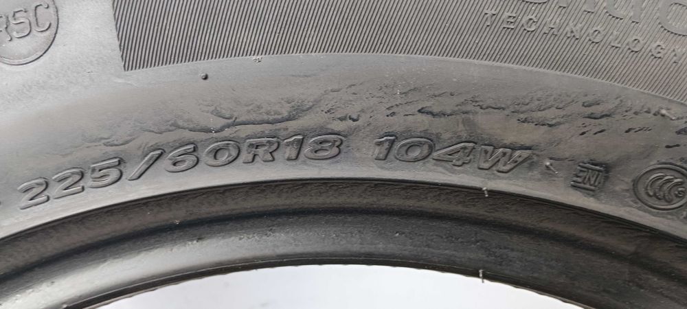 K910680L Komplet 225/60R18 104W Hankook Ventus S1 Evo SUV RSC 2022rok