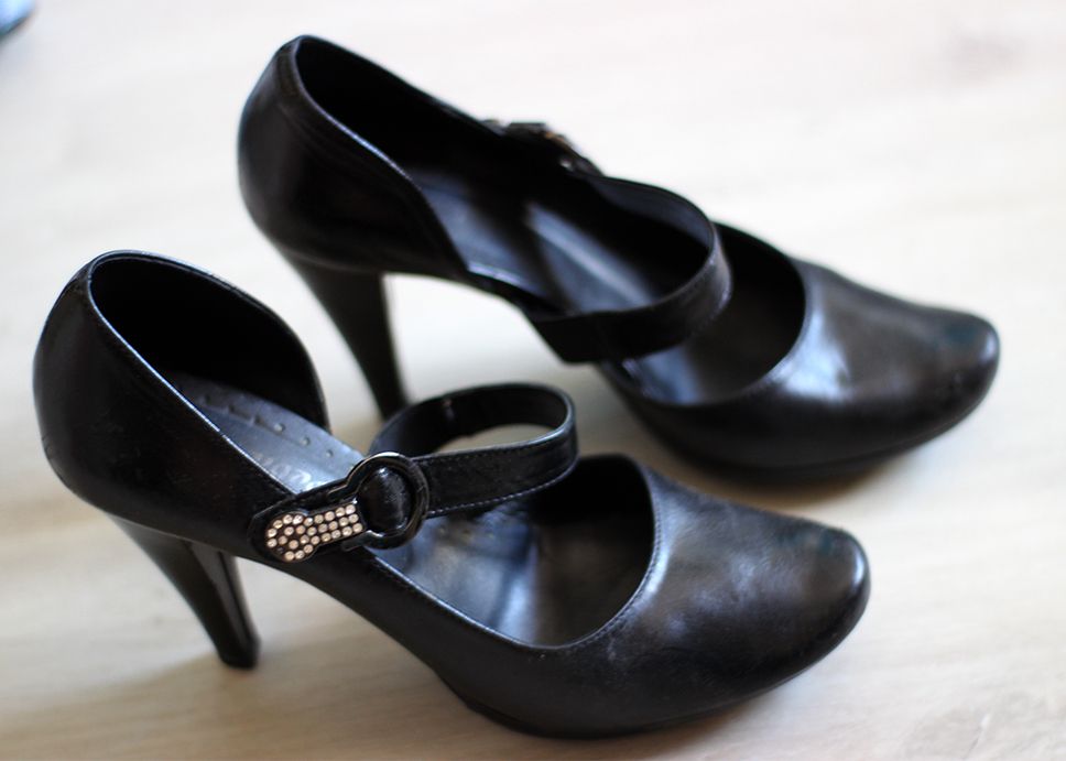 buty czarne pantofle szpilki czółenka obcas 39