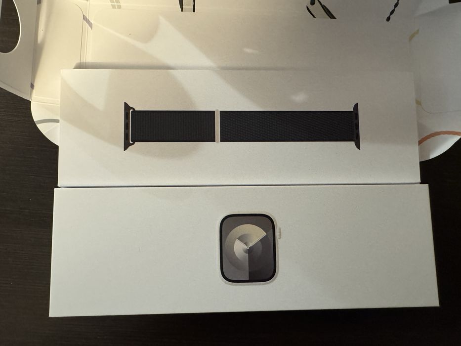 Apple Watch Series 9 • 45 mm • GPS + Cellular • Starlight