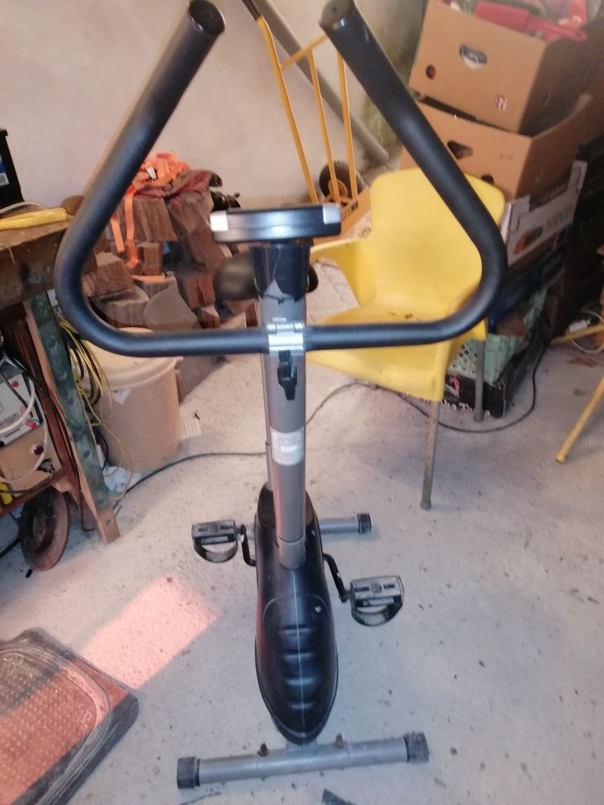 Bicicleta de gimnasio